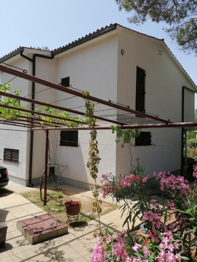 Guesthouse Butkovic Punat Exteriör bild