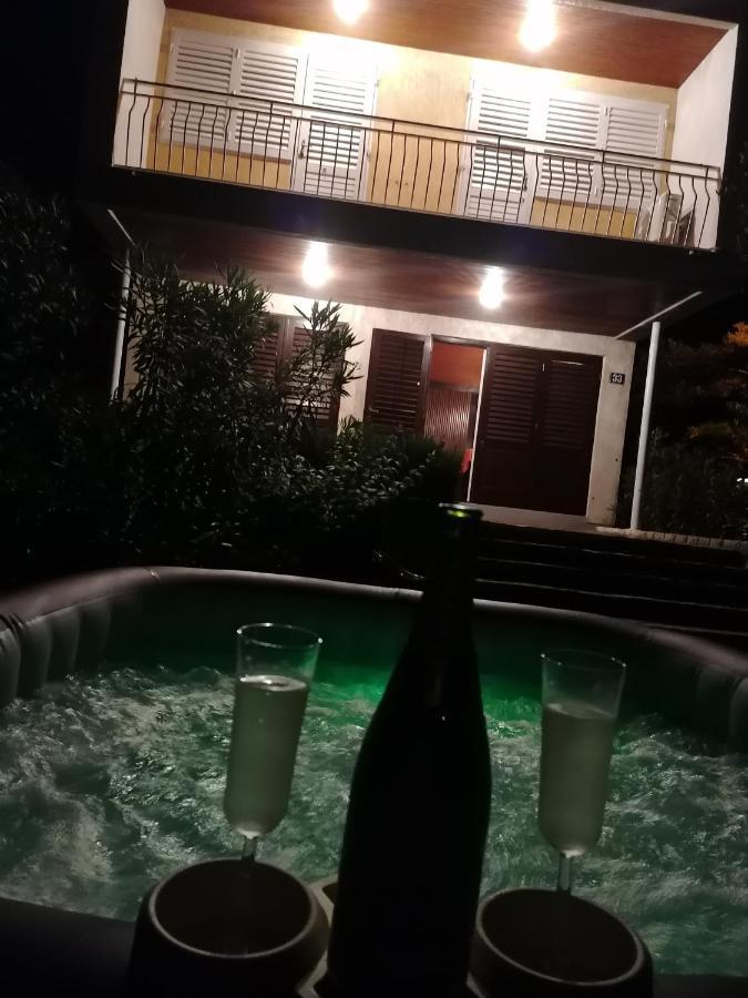 Guesthouse Butkovic Punat Exteriör bild