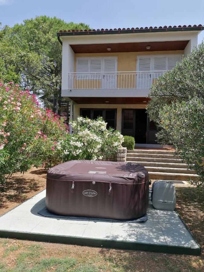 Guesthouse Butkovic Punat Exteriör bild